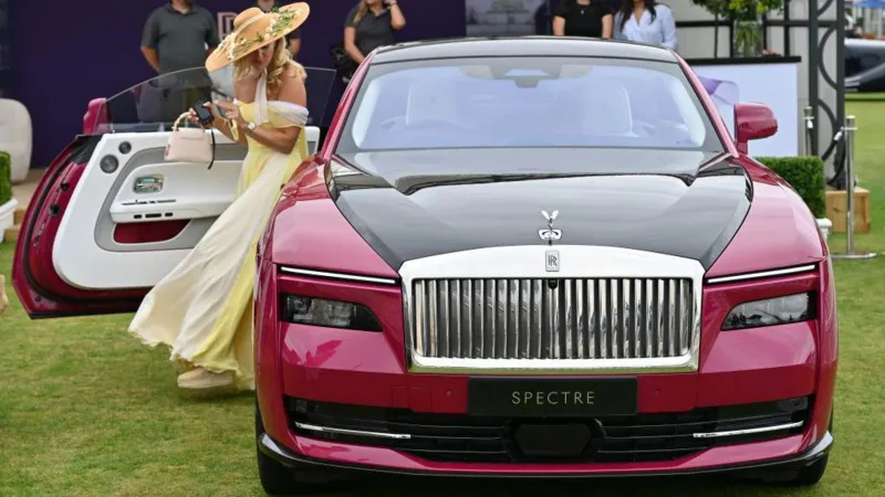 Rolls-Royce expands to build bespoke cars for super-rich